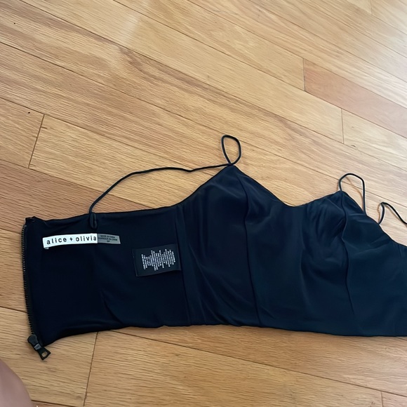 Alice and Olivia black crop top. Size Small. - Picture 3 of 3